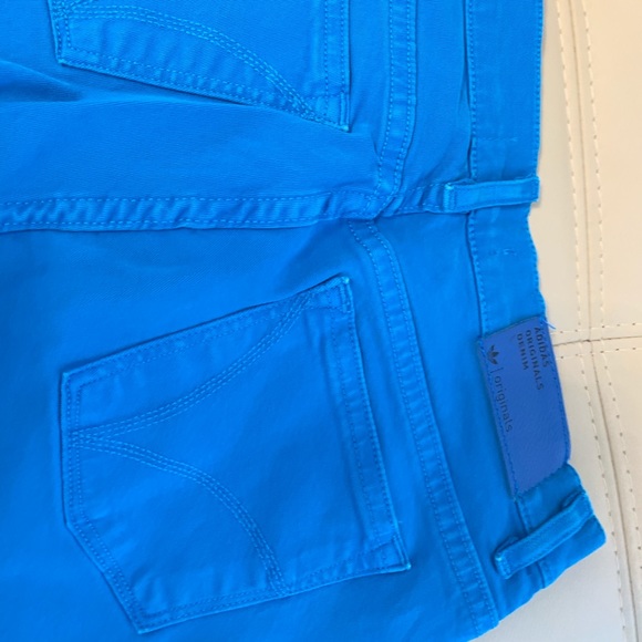 Adidas Original Jeans $30 - Picture 3 of 5